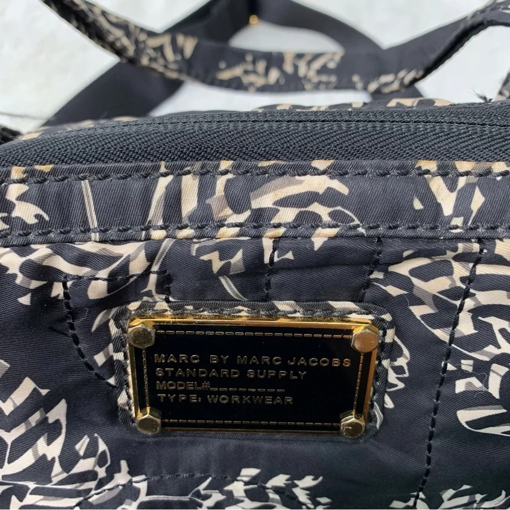Marc by Marc Jacobs Women's Laptop Black/Cream Floral Messenger Bag
